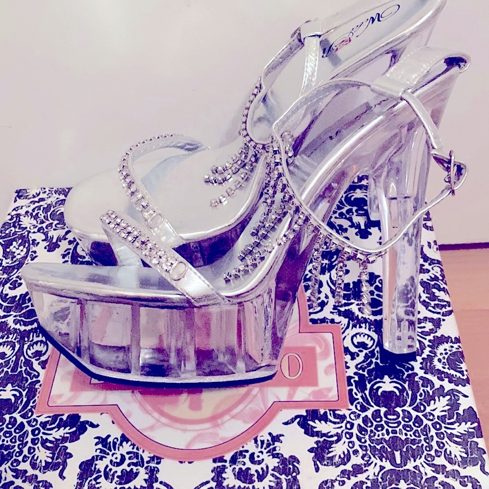 Swarovski Rhinestone Clear Lucite Platform Heels⭐️SALE⭐️🤩